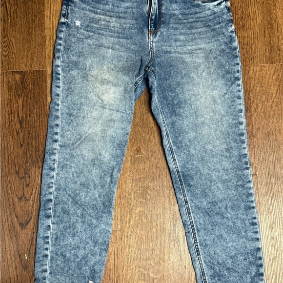 Kut from the Kloth Naomi Girlfriend Ankle Jeans - Picture 4 of 5